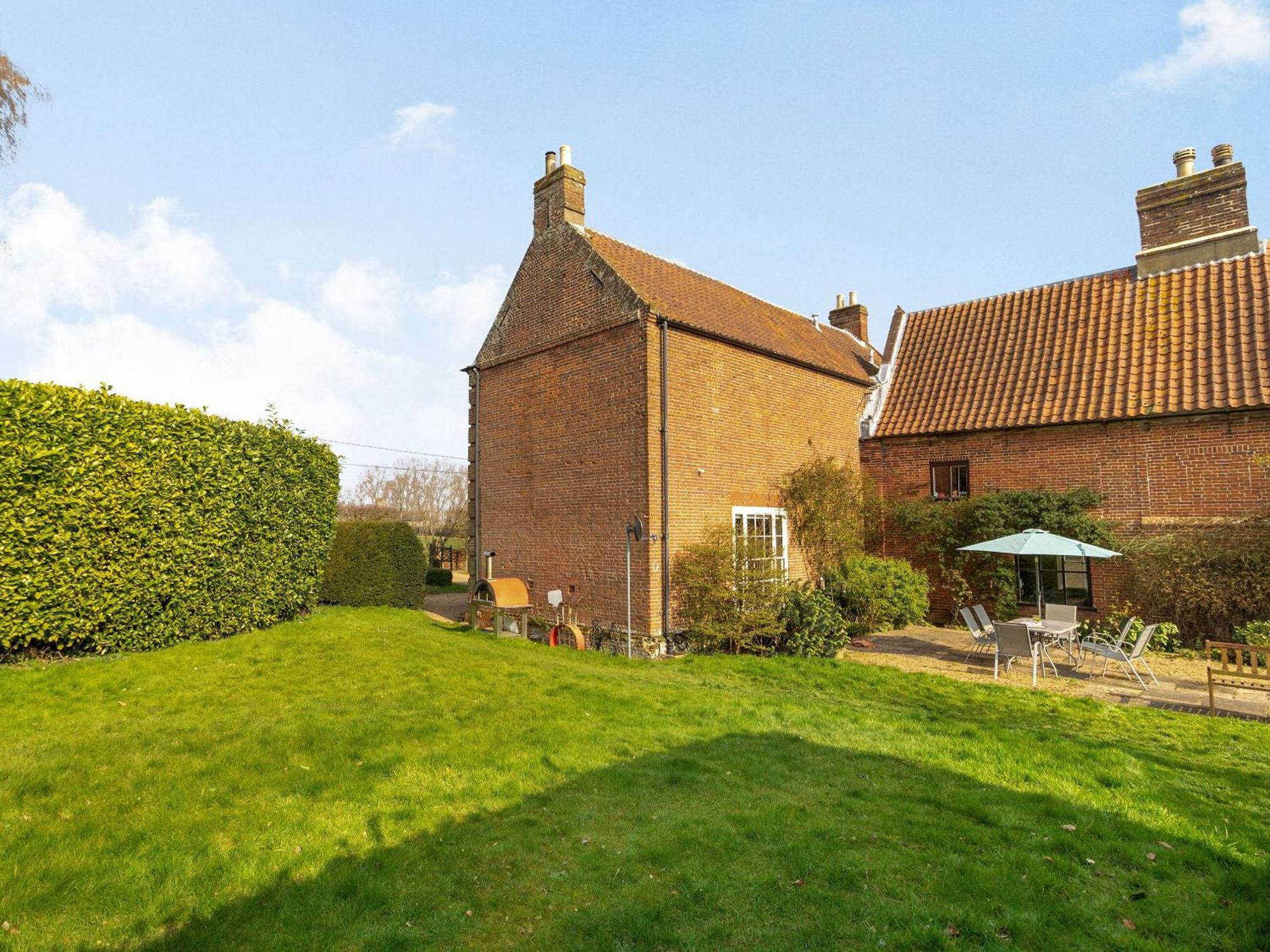 Hemblington Hall Arts And Leisure Ltd South Walsham Exterior foto